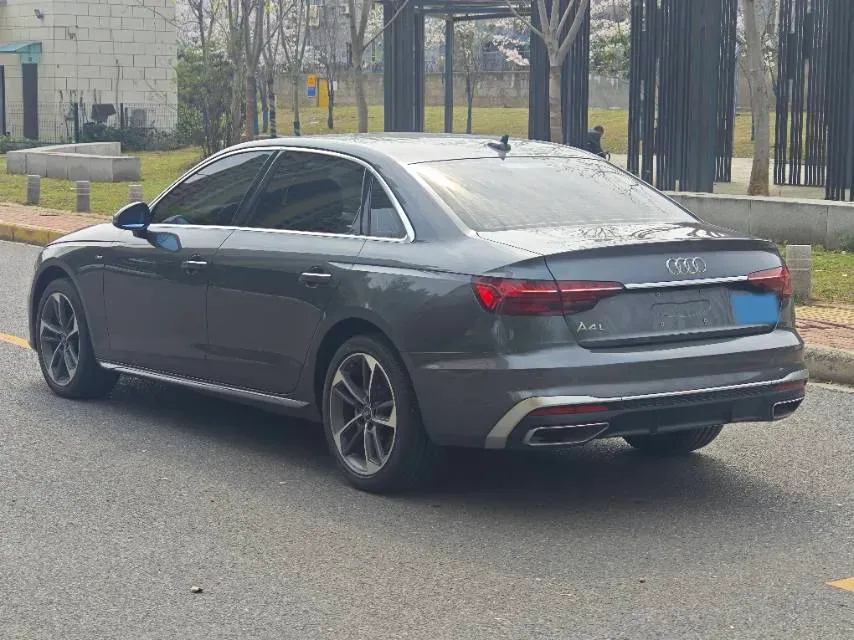 2023 Audi A4L 2.0T 190HP L4 7DCT,autocango,china used car exporter,china ev exporter,chinese used car exporter,chinese used ev exporter