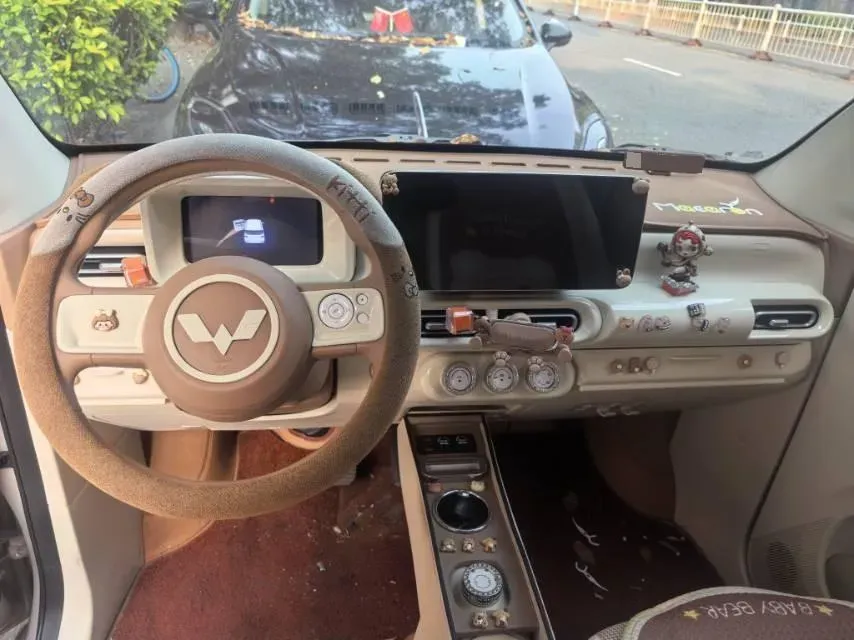 2024 WuLing HongGuang MINI EV BEV 17.3KWH,autocango,china used car exporter,china ev exporter,chinese used car exporter,chinese used ev exporter