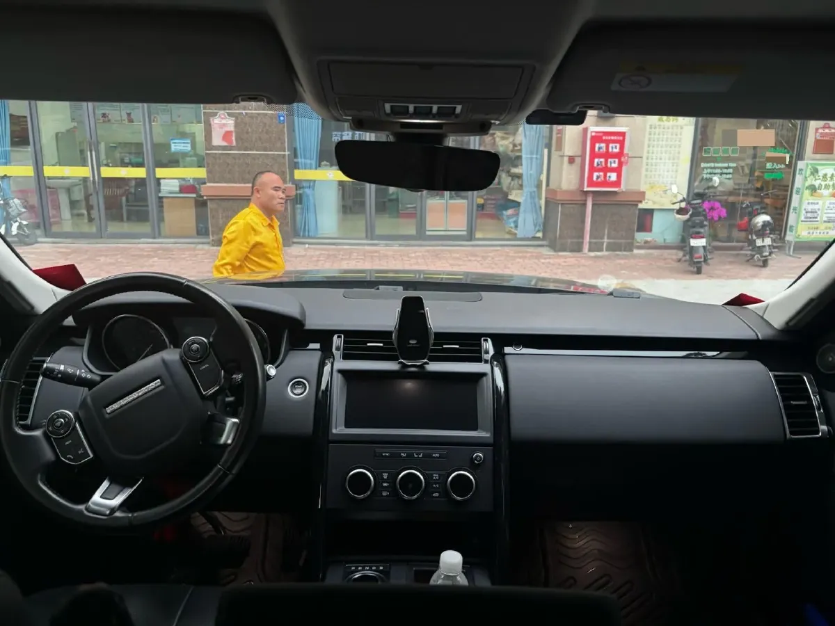 2018 Land Rover Discovery 2.0T 300HP L4 8AT,autocango,china used car exporter,china ev exporter,chinese used car exporter,chinese used ev exporter