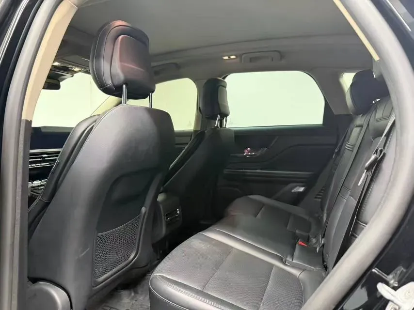 2023 Lincoln Corsair 2.0T 261HP L4 8AT,autocango,china used car exporter,china ev exporter,chinese used car exporter,chinese used ev exporter