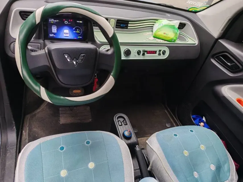 2021 WuLing HongGuang MINI EV BEV 13.9KWH,autocango,china used car exporter,china ev exporter,chinese used car exporter,chinese used ev exporter
