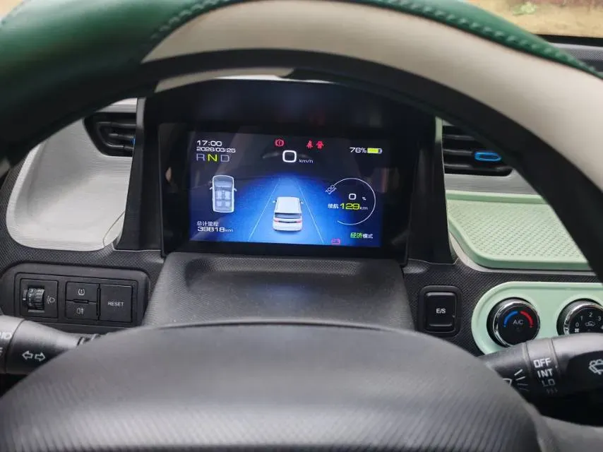 2021 WuLing HongGuang MINI EV BEV 13.9KWH,autocango,china used car exporter,china ev exporter,chinese used car exporter,chinese used ev exporter