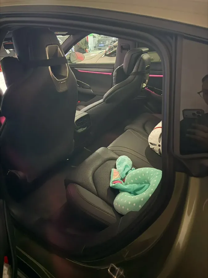 2024 MI SU7 BEV 94.3KWH,autocango,china used car exporter,china ev exporter,chinese used car exporter,chinese used ev exporter