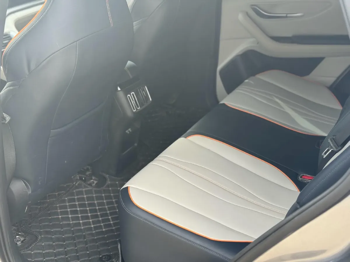 2021 Geely JiaJi 1.5T 177HP L3 7DCT PHEV 11.3KWH,autocango,china used car exporter,china ev exporter,chinese used car exporter,chinese used ev exporter