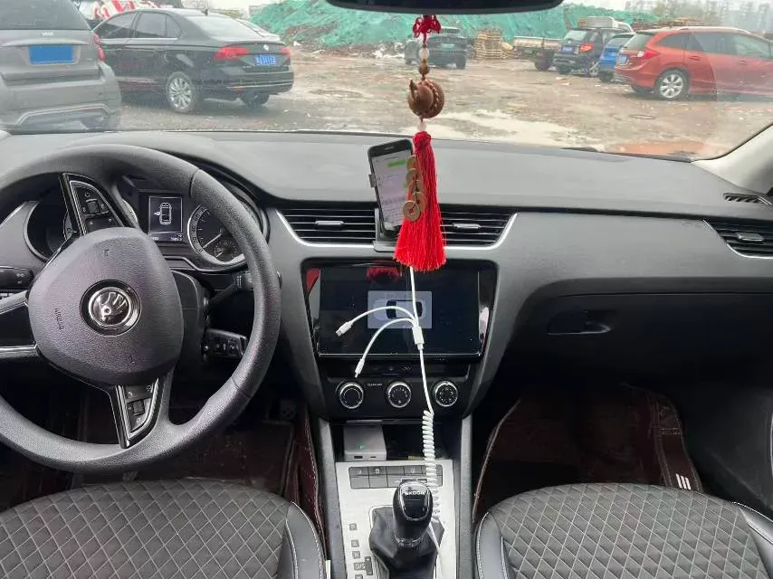 2020 Skoda Octavia 1.5L 113HP L4 6AT,autocango,china used car exporter,china ev exporter,chinese used car exporter,chinese used ev exporter