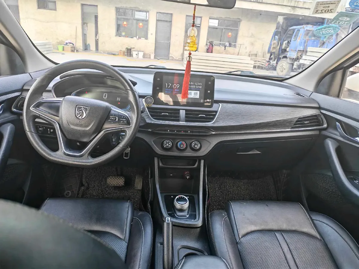 2018 BaoJun 360 1.5L 112HP L4 6MT,autocango,china used car exporter,china ev exporter,chinese used car exporter,chinese used ev exporter