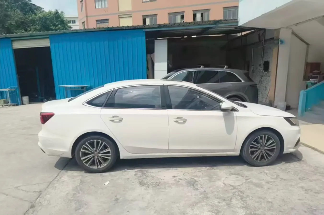 2020 Roewe i6 1.6L 125HP L4 CVT,autocango,china used car exporter,china ev exporter,chinese used car exporter,chinese used ev exporter
