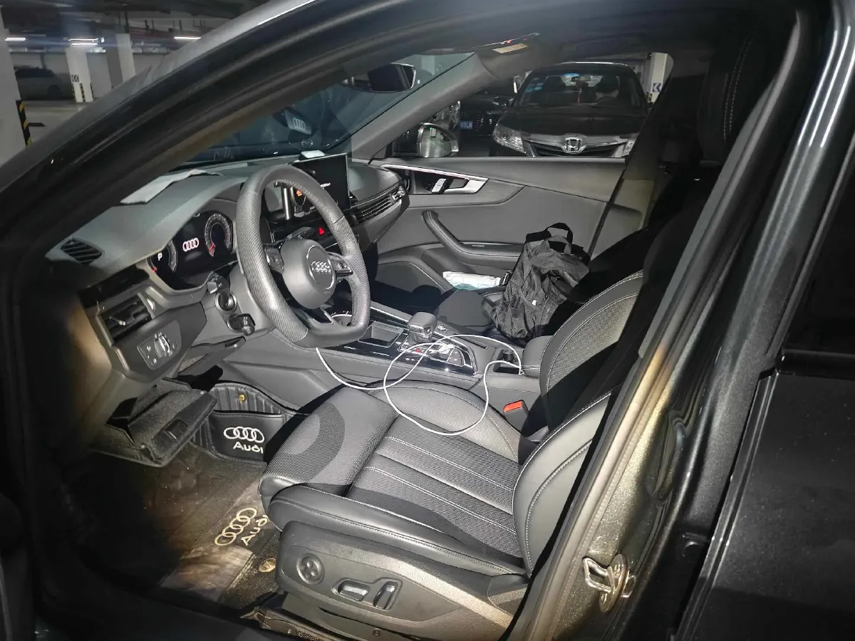 2024 Audi A4L 2.0T 190HP L4 7DCT,autocango,china used car exporter,china ev exporter,chinese used car exporter,chinese used ev exporter