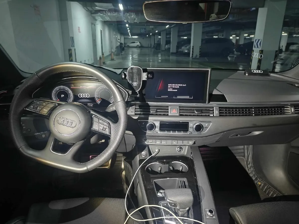 2024 Audi A4L 2.0T 190HP L4 7DCT,autocango,china used car exporter,china ev exporter,chinese used car exporter,chinese used ev exporter