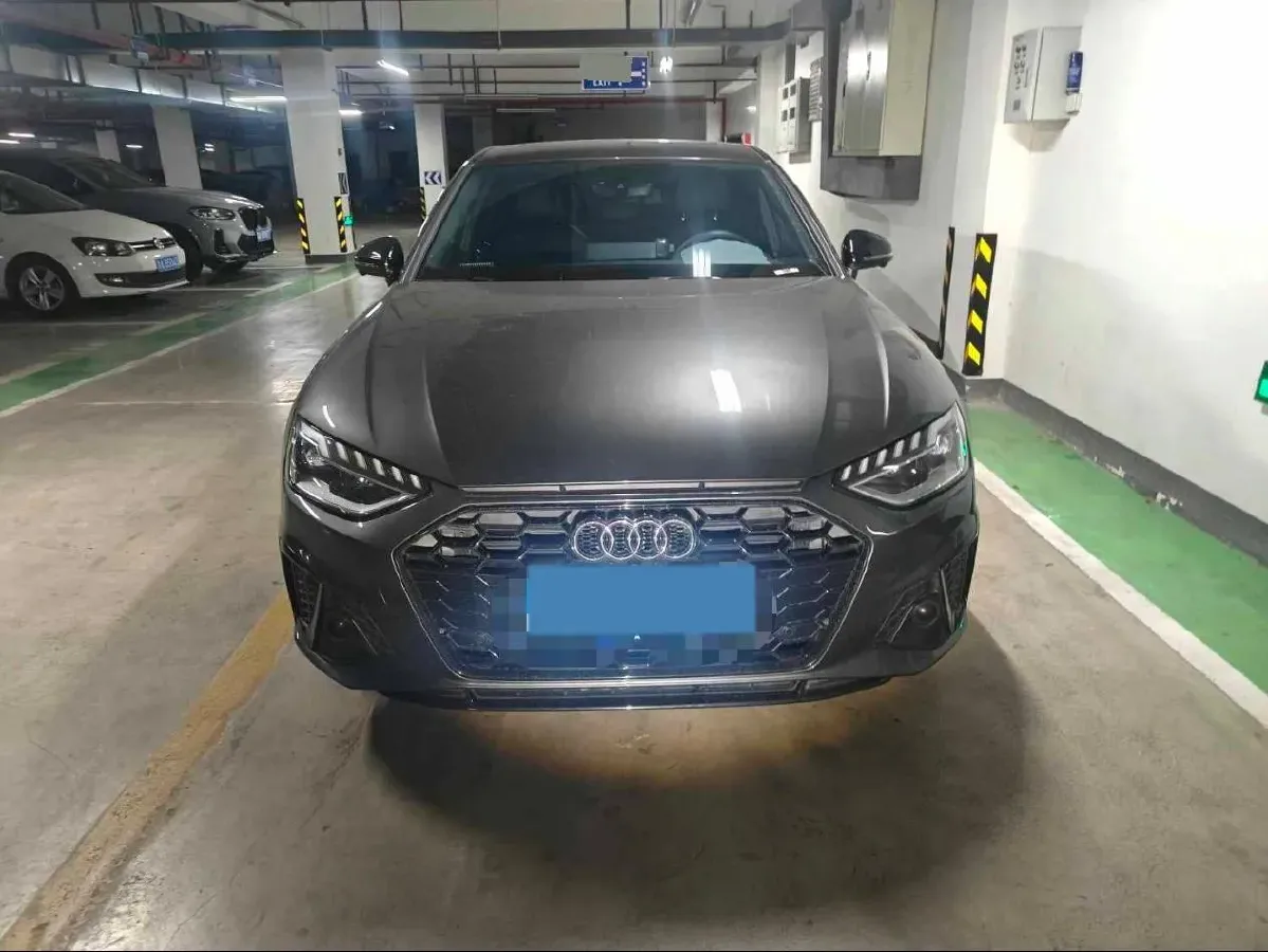 2024 Audi A4L 2.0T 190HP L4 7DCT,autocango,china used car exporter,china ev exporter,chinese used car exporter,chinese used ev exporter