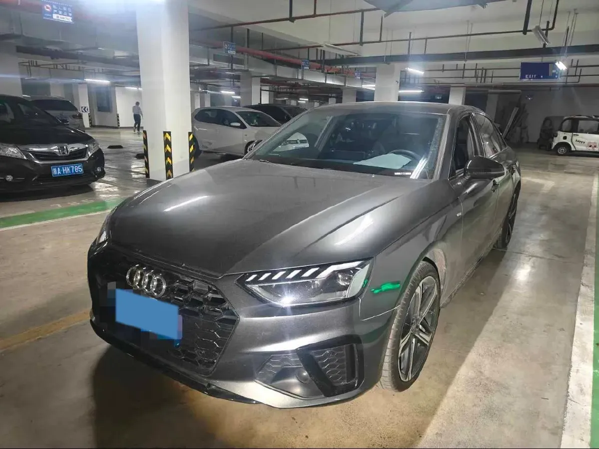 2024 Audi A4L 2.0T 190HP L4 7DCT,autocango,china used car exporter,china ev exporter,chinese used car exporter,chinese used ev exporter