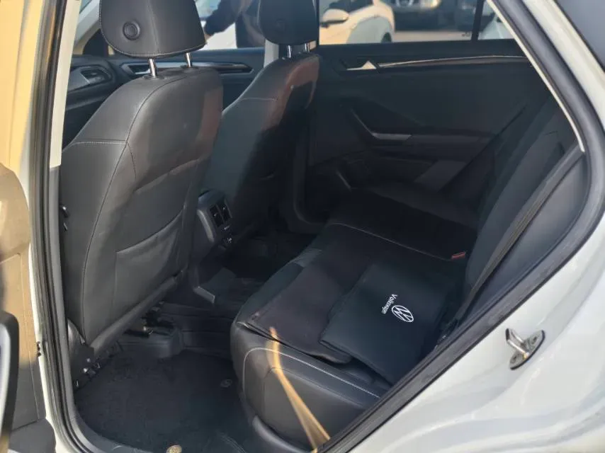 2021 Volkswagen T-Roc 1.4T 150HP L4 7DCT,autocango,china used car exporter,china ev exporter,chinese used car exporter,chinese used ev exporter