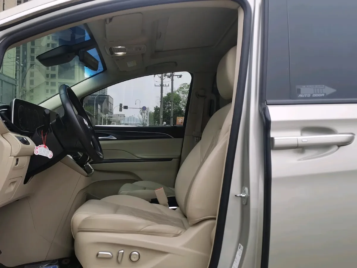 2023 Buick GL8 2.0T 237HP L4 9AT,autocango,china used car exporter,china ev exporter,chinese used car exporter,chinese used ev exporter