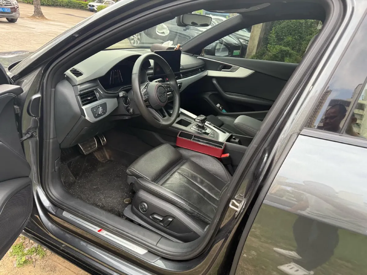 2020 Audi A4L 2.0T 190HP L4 7DCT,autocango,china used car exporter,china ev exporter,chinese used car exporter,chinese used ev exporter