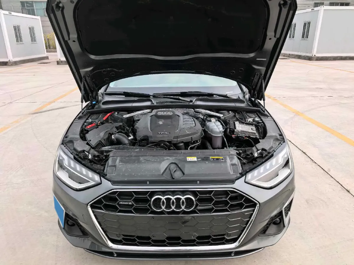 2022 Audi A4L 2.0T 190HP L4 7DCT,autocango,china used car exporter,china ev exporter,chinese used car exporter,chinese used ev exporter