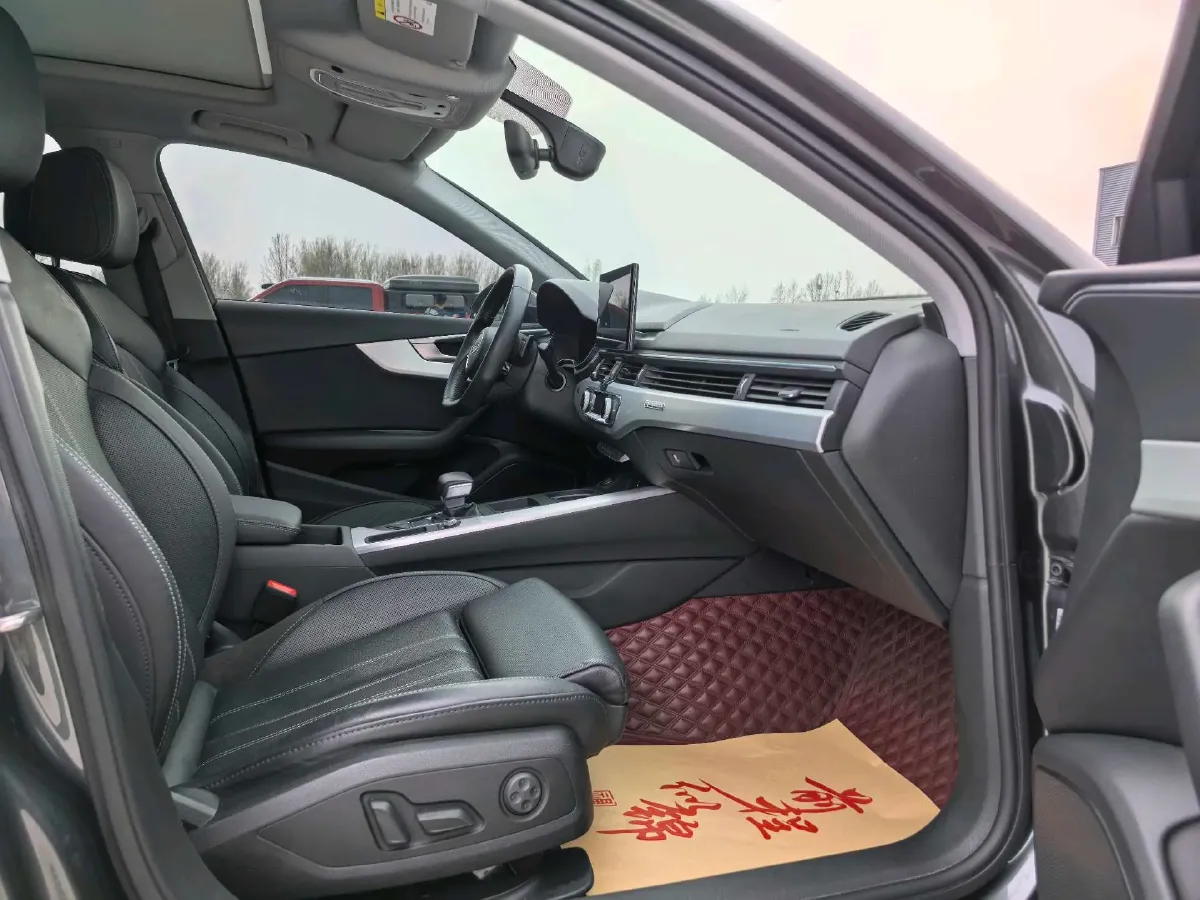 2022 Audi A4L 2.0T 190HP L4 7DCT,autocango,china used car exporter,china ev exporter,chinese used car exporter,chinese used ev exporter