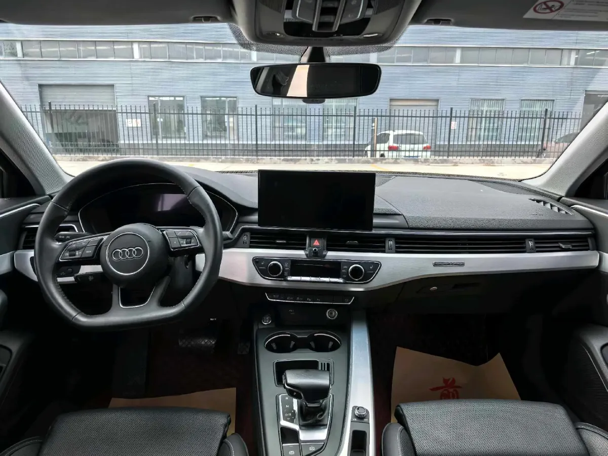 2022 Audi A4L 2.0T 190HP L4 7DCT,autocango,china used car exporter,china ev exporter,chinese used car exporter,chinese used ev exporter