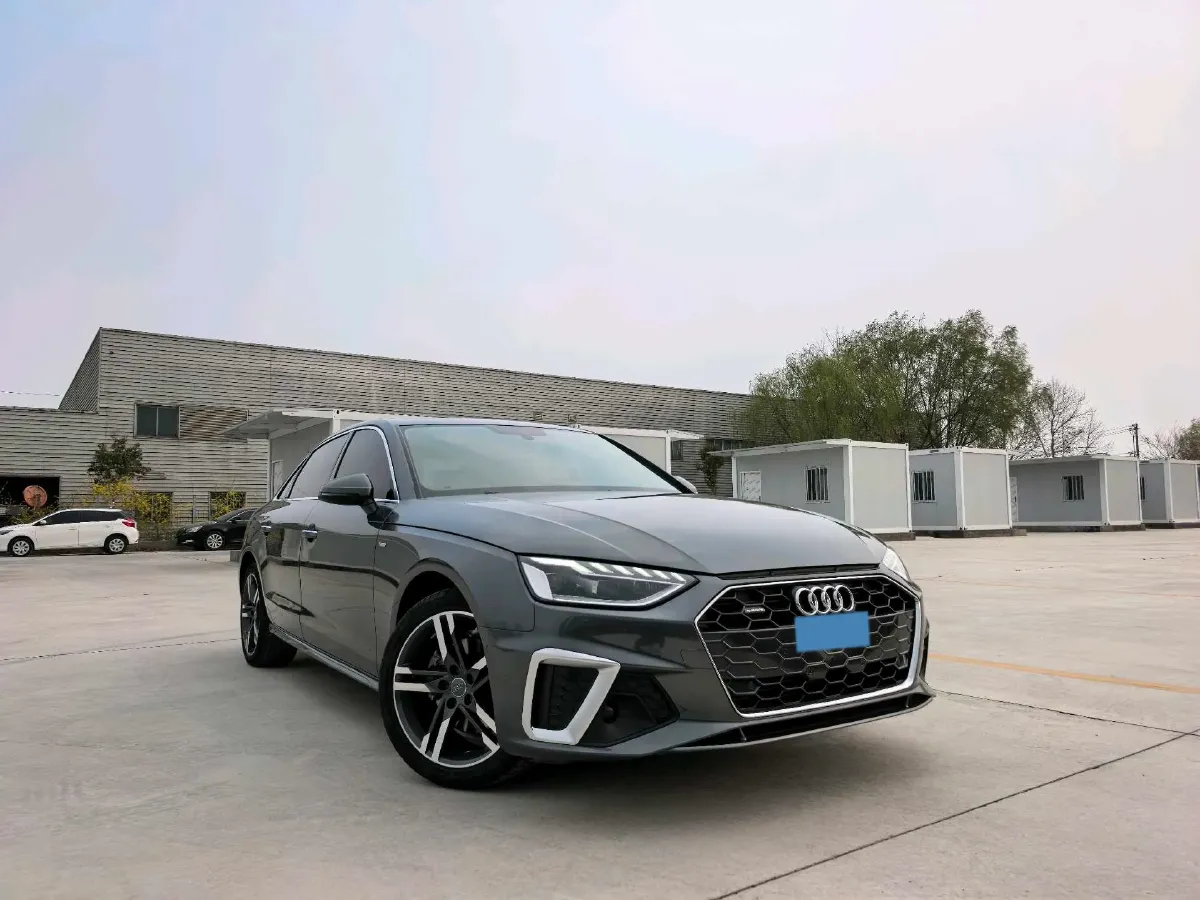 2022 Audi A4L 2.0T 190HP L4 7DCT,autocango,china used car exporter,china ev exporter,chinese used car exporter,chinese used ev exporter