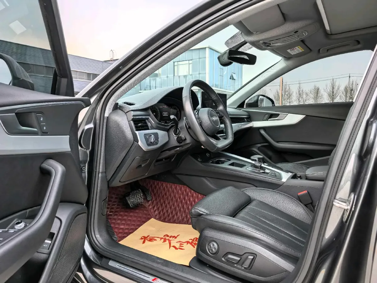 2022 Audi A4L 2.0T 190HP L4 7DCT,autocango,china used car exporter,china ev exporter,chinese used car exporter,chinese used ev exporter