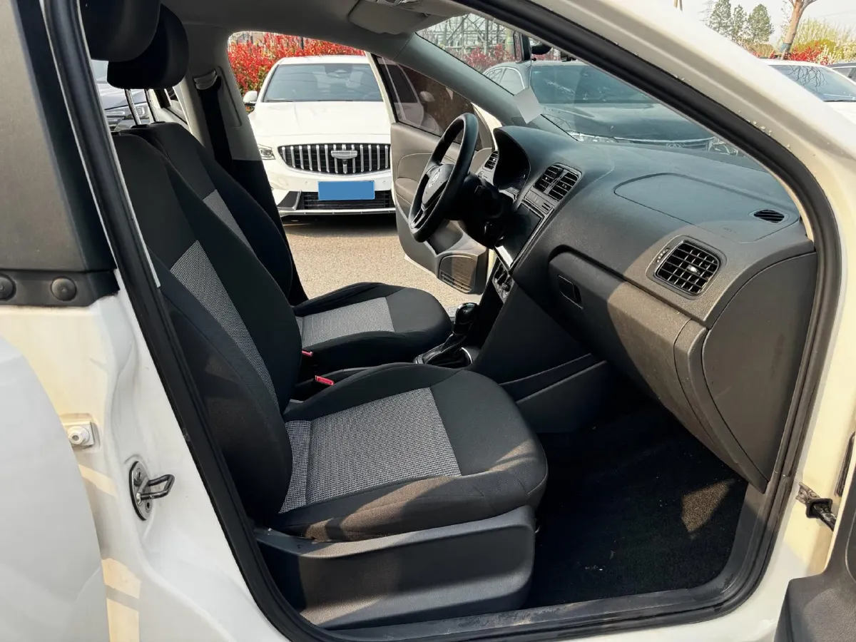 2016 Volkswagen Polo 1.4L 90HP L4 6AT,autocango,china used car exporter,china ev exporter,chinese used car exporter,chinese used ev exporter