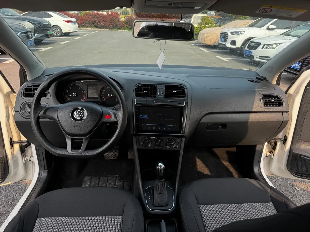 2016 Volkswagen Polo 1.4L 90HP L4 6AT,autocango,china used car exporter,china ev exporter,chinese used car exporter,chinese used ev exporter