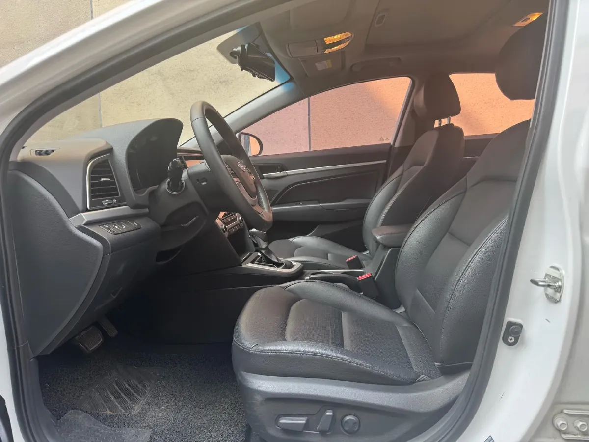 2016 Hyundai Elantra 1.6L 130HP L4 6AT,autocango,china used car exporter,china ev exporter,chinese used car exporter,chinese used ev exporter