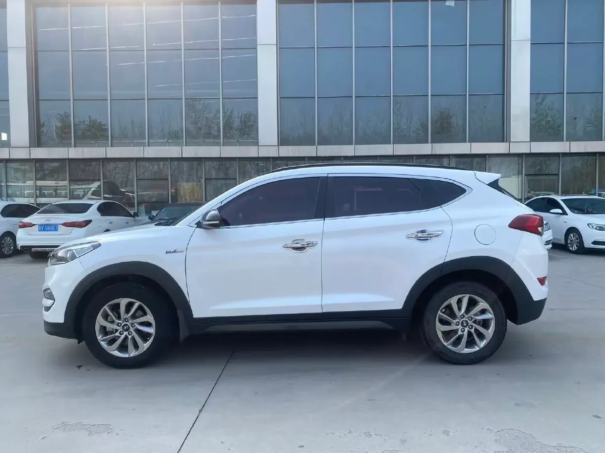 2015 Hyundai Tucson 1.6T 177HP L4 7DCT,autocango,china used car exporter,china ev exporter,chinese used car exporter,chinese used ev exporter