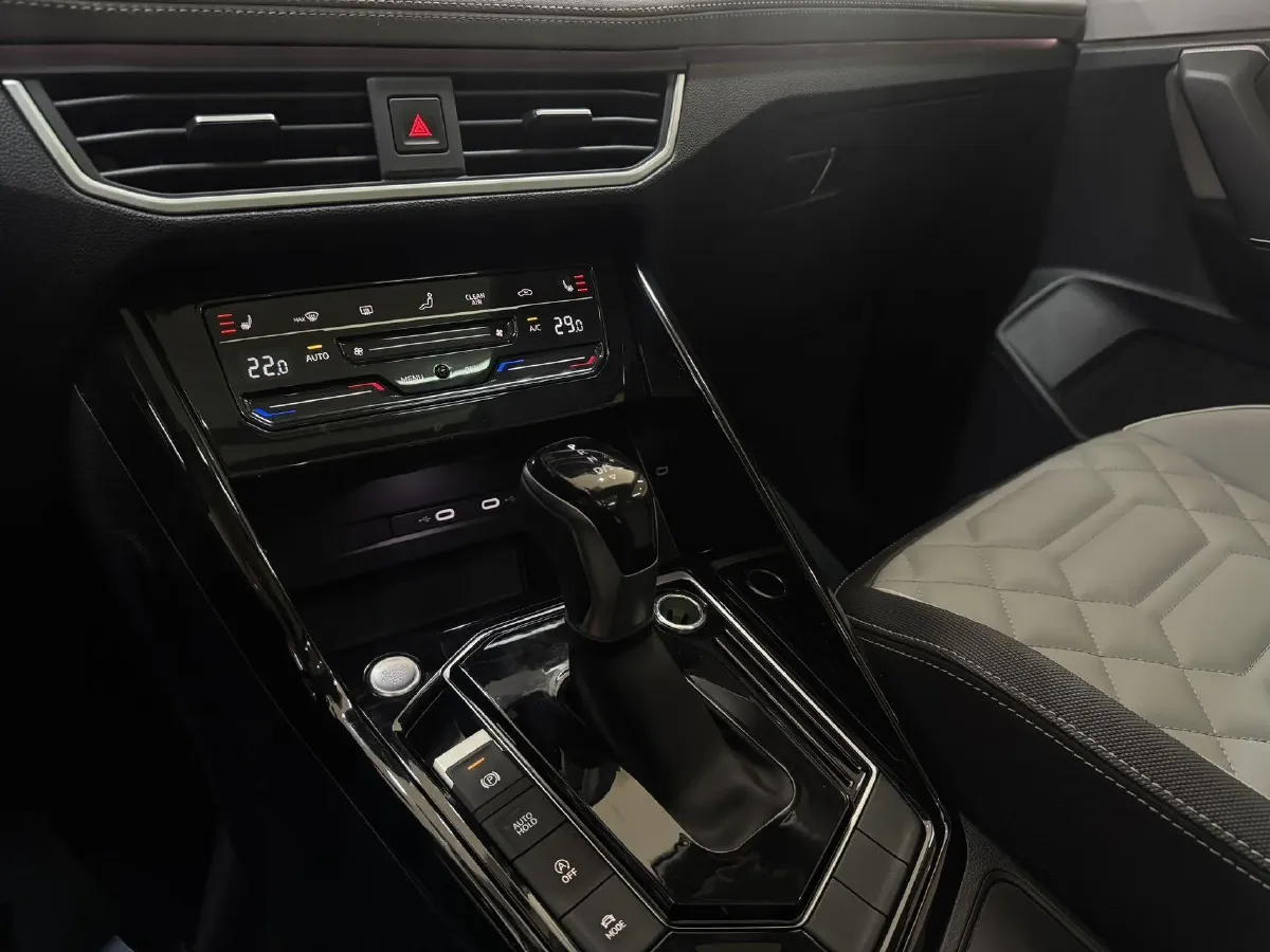 2023 Volkswagen Tayron 1.4T 150HP L4 7DCT,autocango,china used car exporter,china ev exporter,chinese used car exporter,chinese used ev exporter