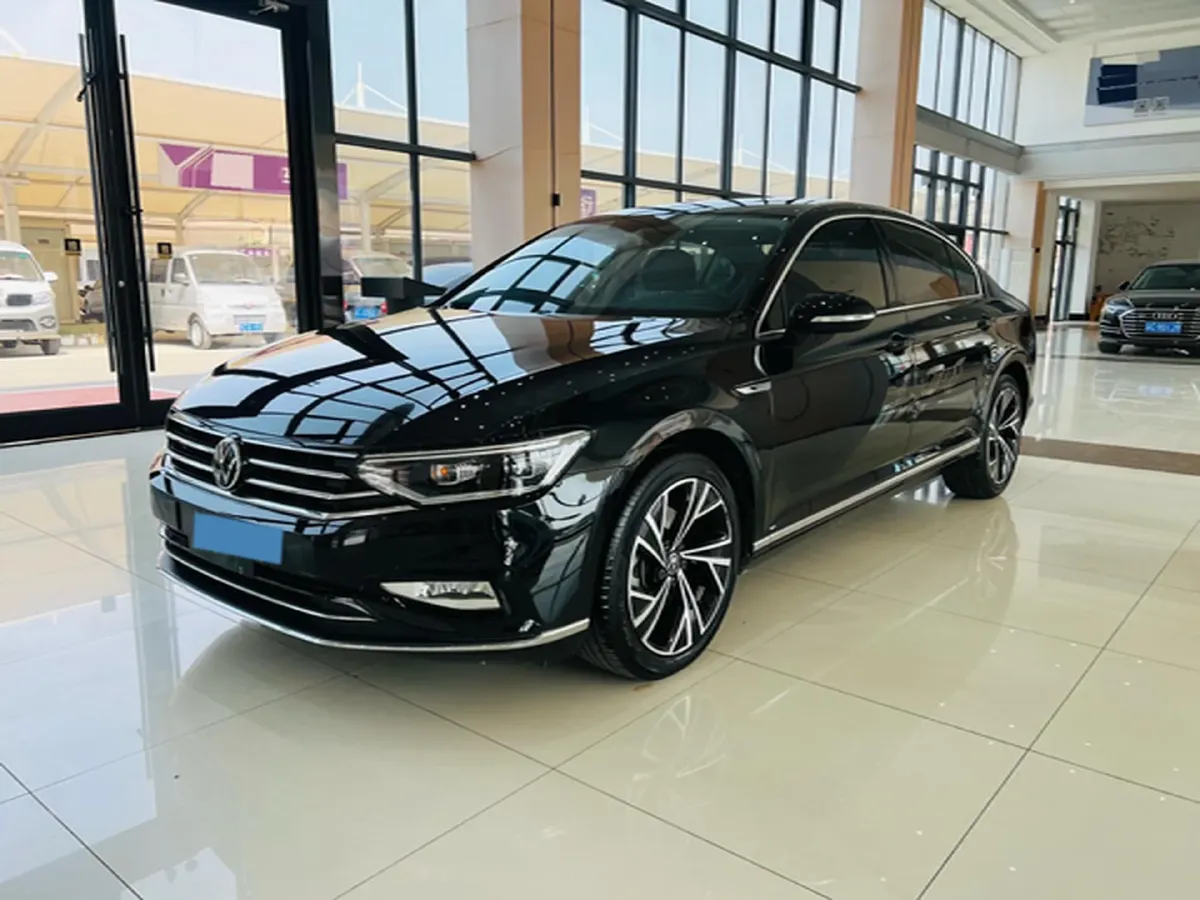 2021 Volkswagen Magotan 2.0T 186HP L4 7DCT,autocango,china used car exporter,china ev exporter,chinese used car exporter,chinese used ev exporter