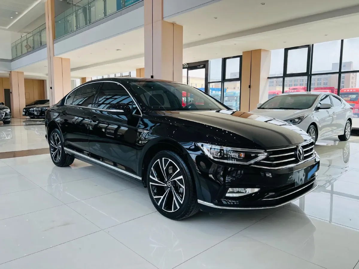 2021 Volkswagen Magotan 2.0T 186HP L4 7DCT,autocango,china used car exporter,china ev exporter,chinese used car exporter,chinese used ev exporter