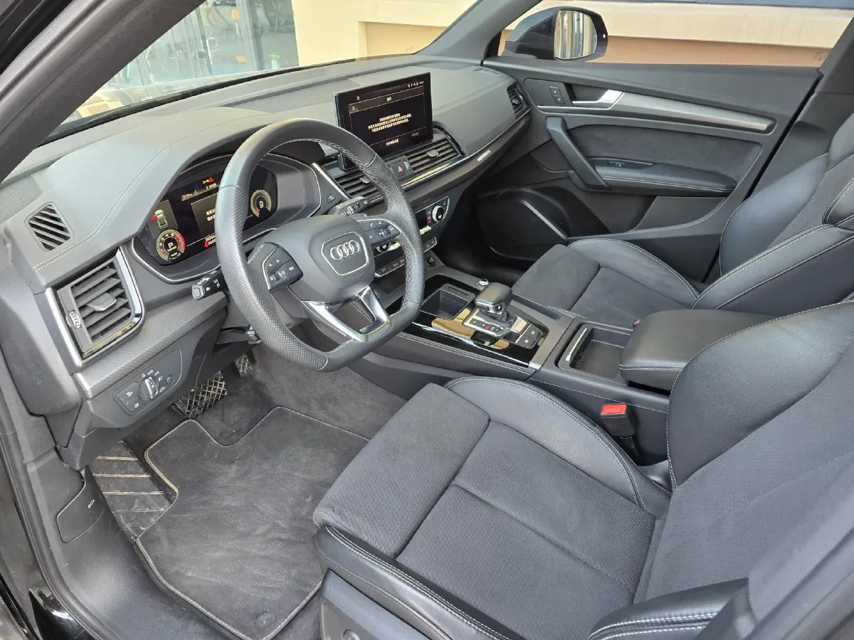 2022 Audi Q5L Sportback 2.0T 190HP L4 7DCT,autocango,china used car exporter,china ev exporter,chinese used car exporter,chinese used ev exporter