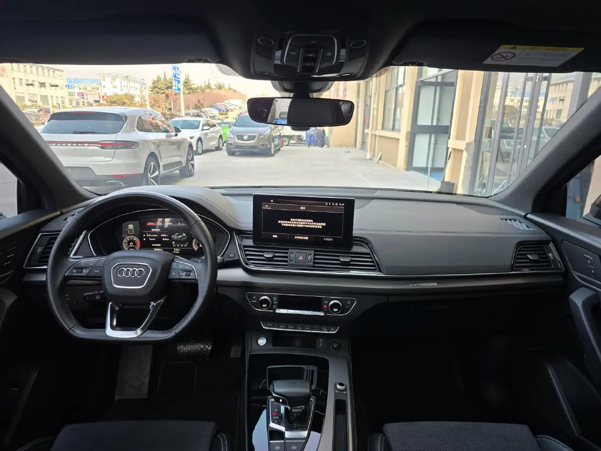 2022 Audi Q5L Sportback 2.0T 190HP L4 7DCT,autocango,china used car exporter,china ev exporter,chinese used car exporter,chinese used ev exporter