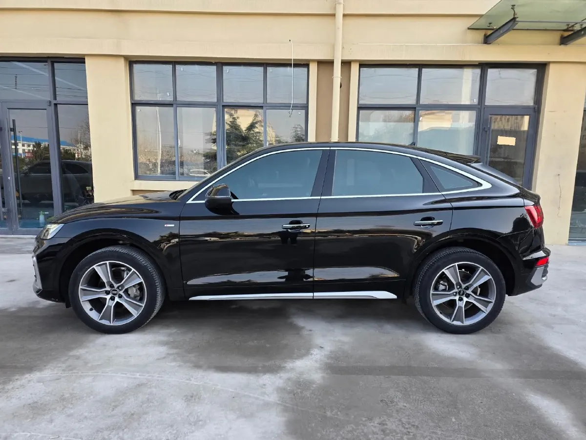 2022 Audi Q5L Sportback 2.0T 190HP L4 7DCT,autocango,china used car exporter,china ev exporter,chinese used car exporter,chinese used ev exporter
