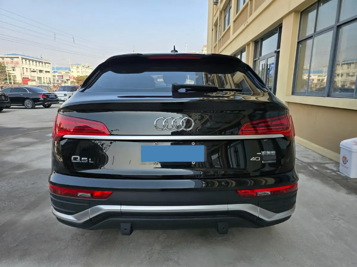 2022 Audi Q5L Sportback 2.0T 190HP L4 7DCT,autocango,china used car exporter,china ev exporter,chinese used car exporter,chinese used ev exporter