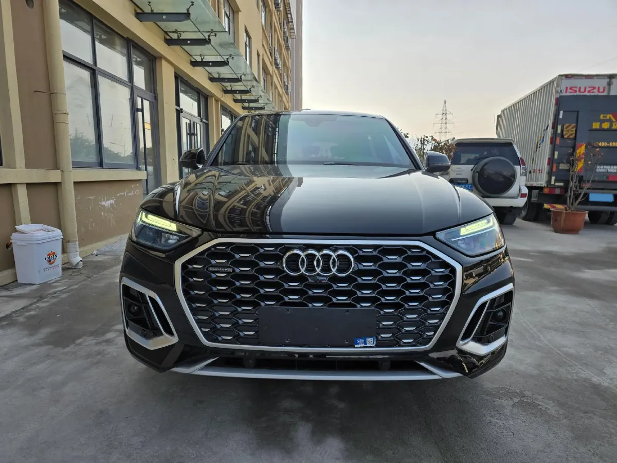 2022 Audi Q5L Sportback 2.0T 190HP L4 7DCT,autocango,china used car exporter,china ev exporter,chinese used car exporter,chinese used ev exporter