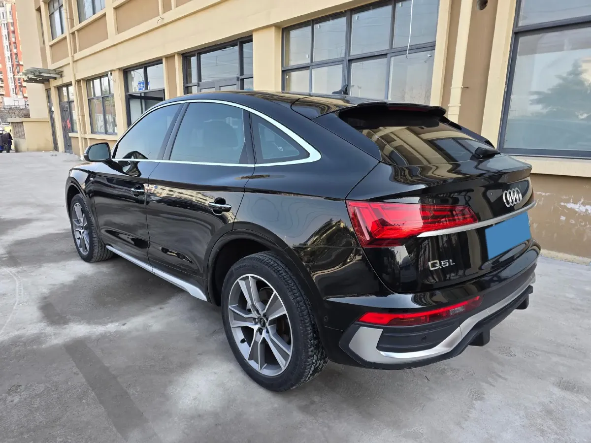 2022 Audi Q5L Sportback 2.0T 190HP L4 7DCT,autocango,china used car exporter,china ev exporter,chinese used car exporter,chinese used ev exporter