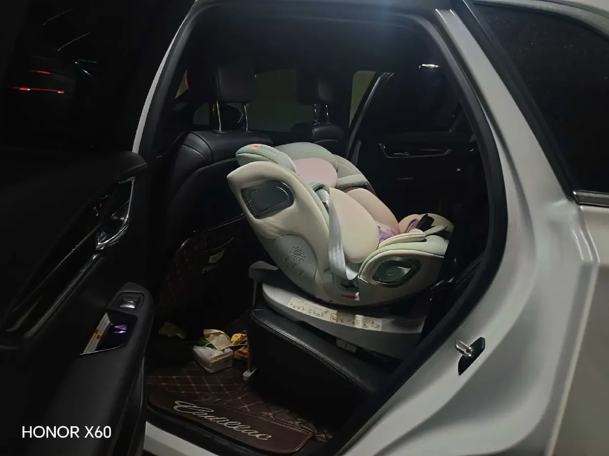 2020 Cadillac XT5 2.0T 237HP L4 9AT,autocango,china used car exporter,china ev exporter,chinese used car exporter,chinese used ev exporter