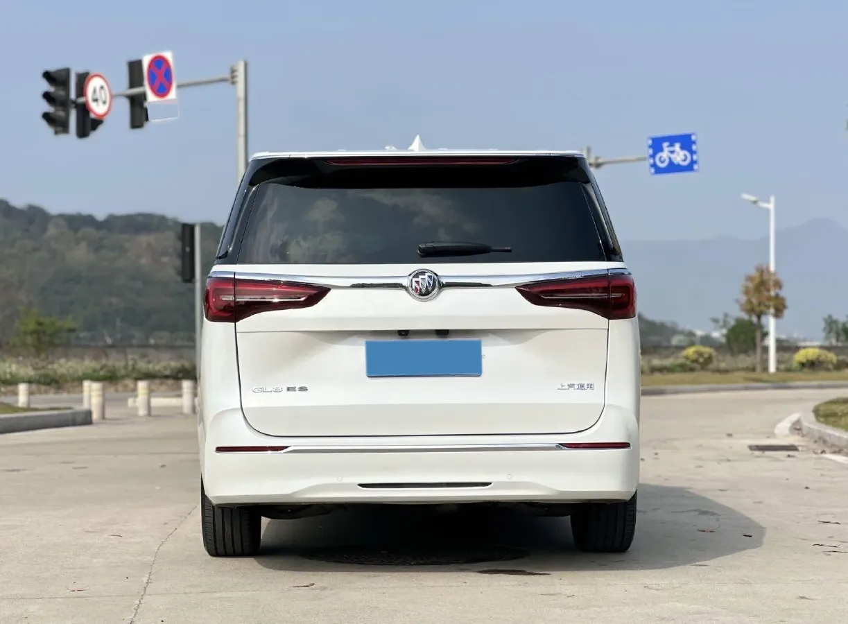 2023 Buick GL8 2.0T 237HP L4 9AT,autocango,china used car exporter,china ev exporter,chinese used car exporter,chinese used ev exporter
