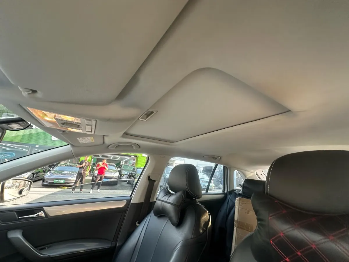 2019 Skoda Rapid Spaceback 1.5L 112HP L4 5MT,autocango,china used car exporter,china ev exporter,chinese used car exporter,chinese used ev exporter