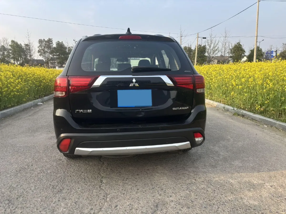 2018 Mitsubishi Outlander 2.4L 192HP L4 CVT,autocango,china used car exporter,china ev exporter,chinese used car exporter,chinese used ev exporter