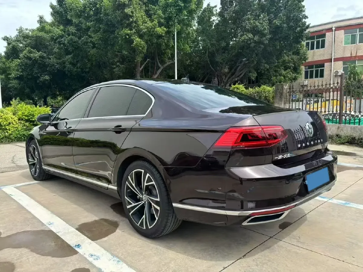 2020 Volkswagen Magotan 2.0T 220HP L4 7DCT,autocango,china used car exporter,china ev exporter,chinese used car exporter,chinese used ev exporter