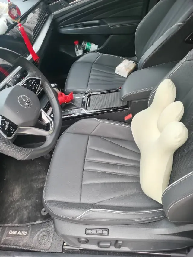 2024 Volkswagen Passat 2.0T 220HP L4 7DCT,autocango,china used car exporter,china ev exporter,chinese used car exporter,chinese used ev exporter