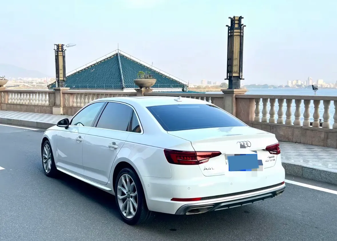 2019 Audi A4L 2.0T 190HP L4 7DCT,autocango,china used car exporter,china ev exporter,chinese used car exporter,chinese used ev exporter