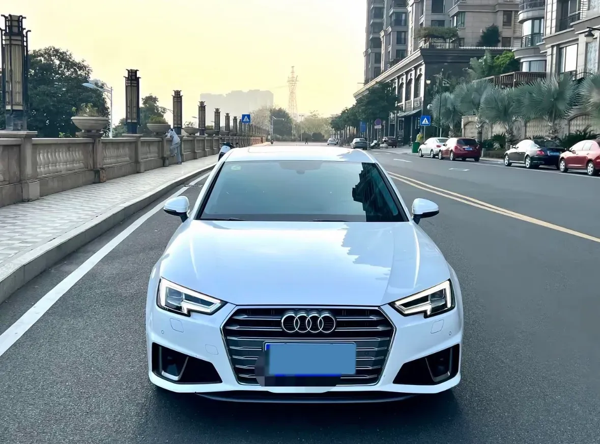 2019 Audi A4L 2.0T 190HP L4 7DCT,autocango,china used car exporter,china ev exporter,chinese used car exporter,chinese used ev exporter
