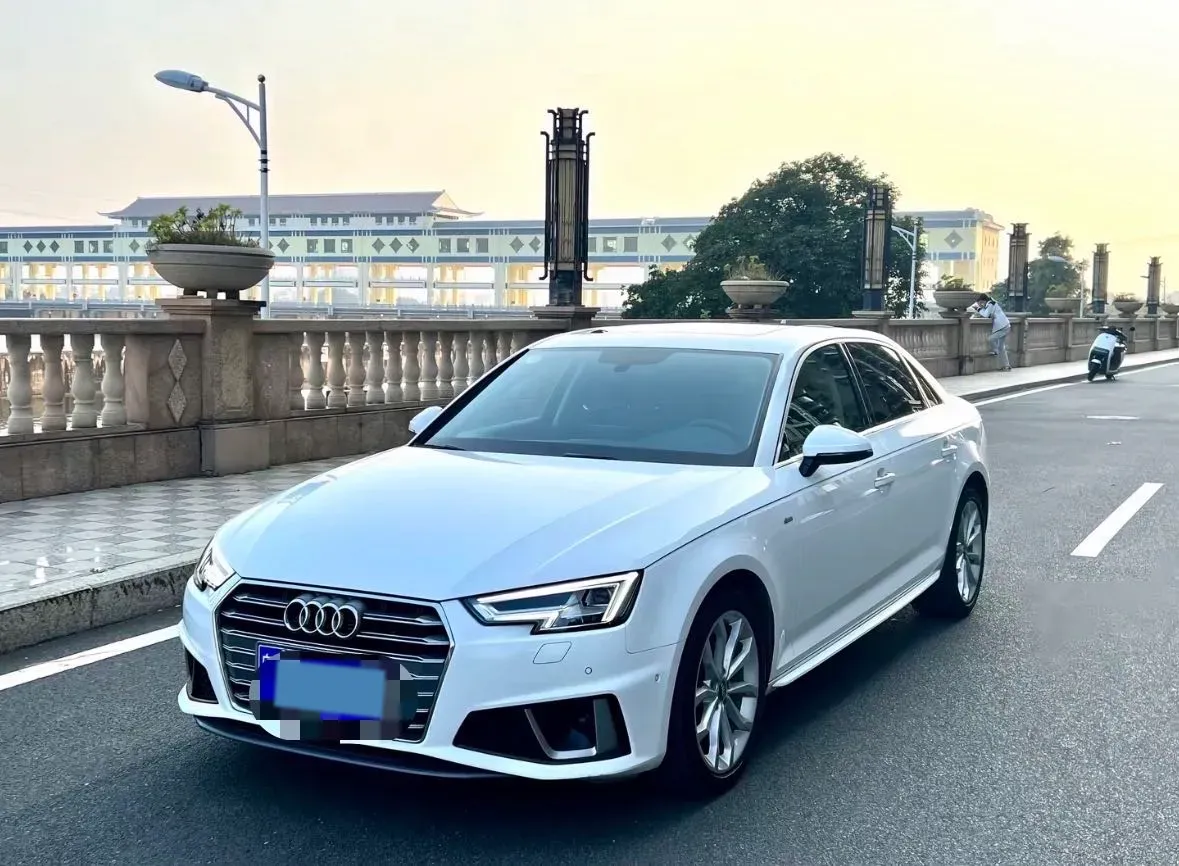 2019 Audi A4L 2.0T 190HP L4 7DCT,autocango,china used car exporter,china ev exporter,chinese used car exporter,chinese used ev exporter