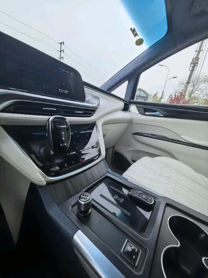 2021 Buick GL8 2.0T 237HP L4 9AT,autocango,china used car exporter,china ev exporter,chinese used car exporter,chinese used ev exporter