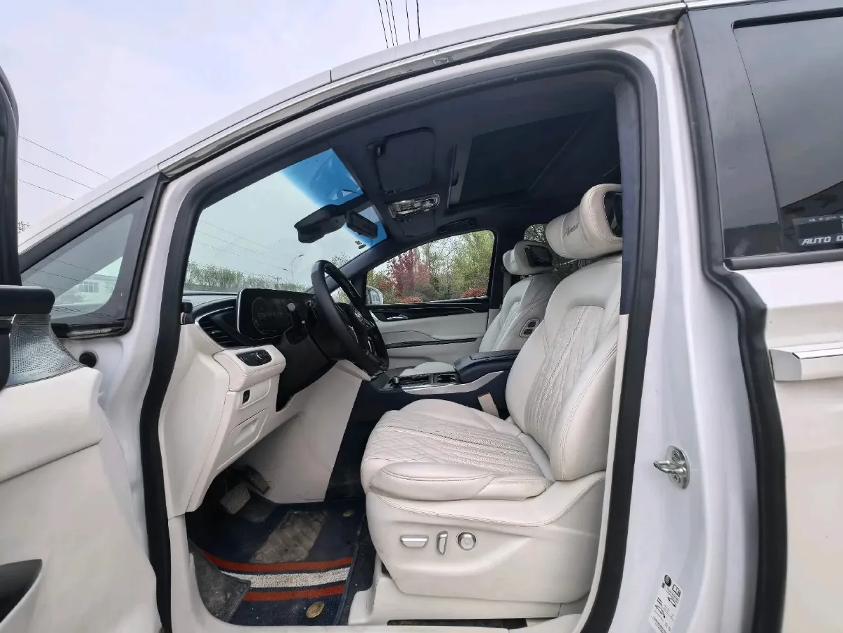 2021 Buick GL8 2.0T 237HP L4 9AT,autocango,china used car exporter,china ev exporter,chinese used car exporter,chinese used ev exporter