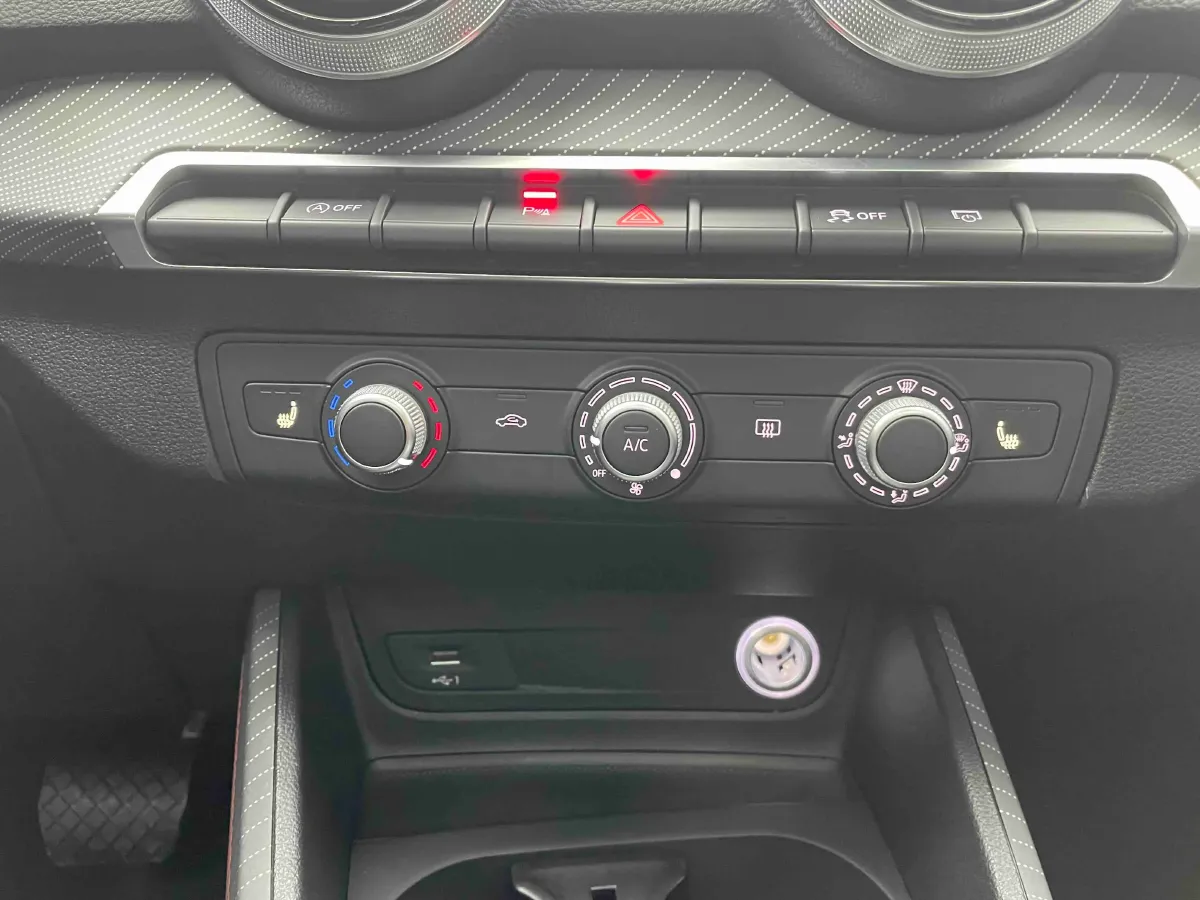 2022 Audi Q2L 1.4T 150HP L4 7DCT,autocango,china used car exporter,china ev exporter,chinese used car exporter,chinese used ev exporter