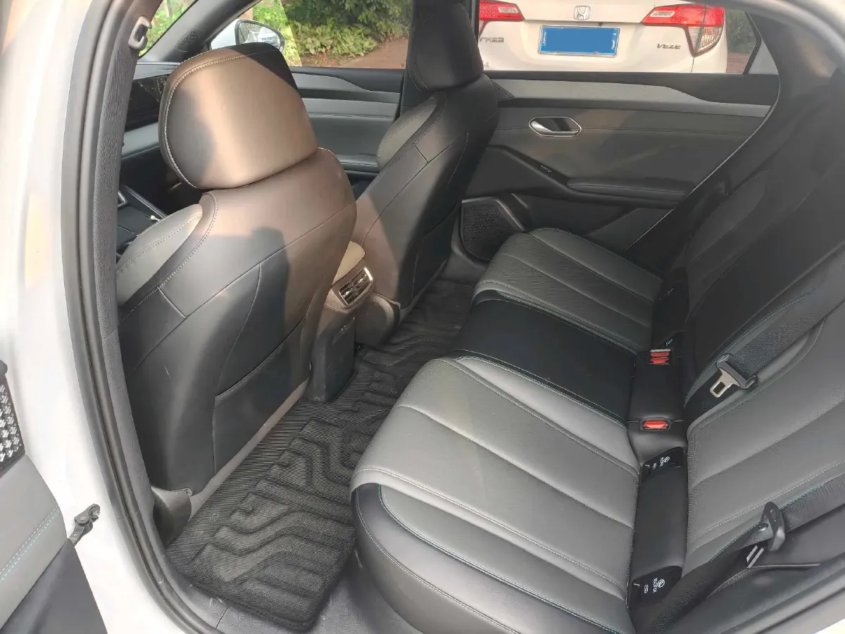 2025 BYD QinL BEV,autocango,china used car exporter,china ev exporter,chinese used car exporter,chinese used ev exporter