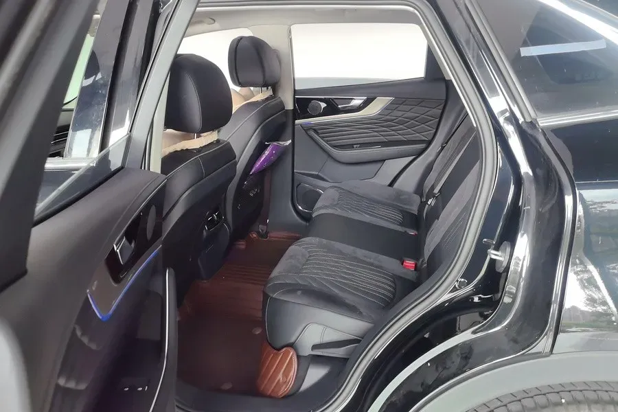 2022 HongQi HS5 2.0T 224HP L4 6AT,autocango,china used car exporter,china ev exporter,chinese used car exporter,chinese used ev exporter